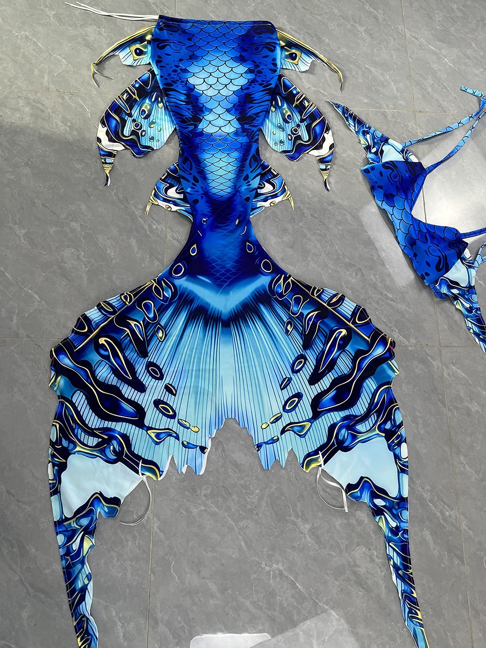 Colorful Dreamy Mermaid Tail A - огляд і ціна Aquarium & Marine Museum